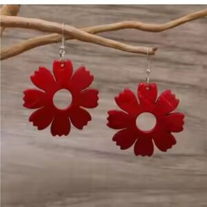 nwt dangling coconut wood flowers earrings